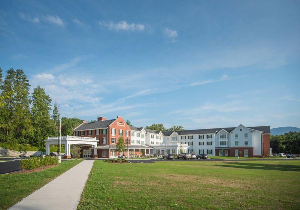 Hampton Inn & Suites Manchester, Vt Exterior photo