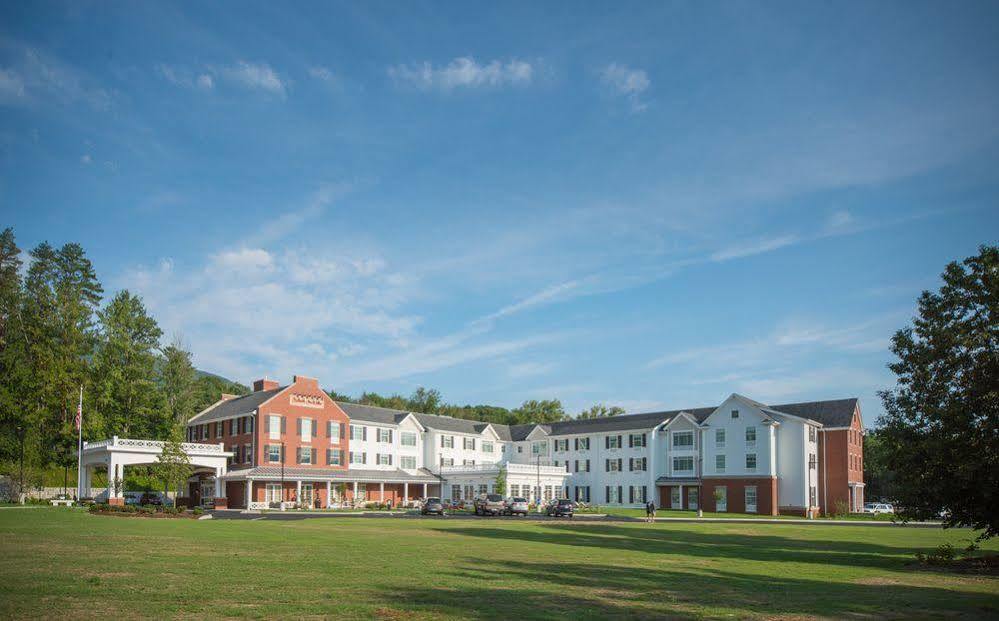 Hampton Inn & Suites Manchester, Vt Exterior photo